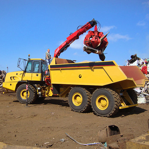Truck-mounted crane - F215A.0 series - Fassi gru S.p.A - swing-arm / for construction / for the recycling industry