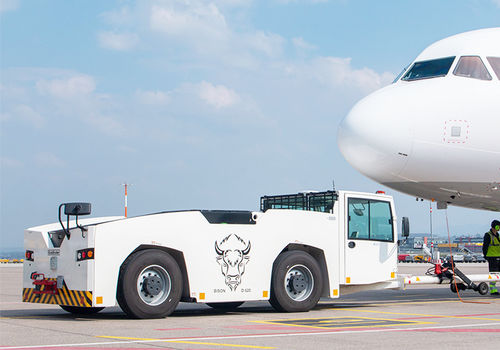 Aircraft tractor - »BISON« D 620 - Goldhofer - diesel / 4-wheel / ride-on