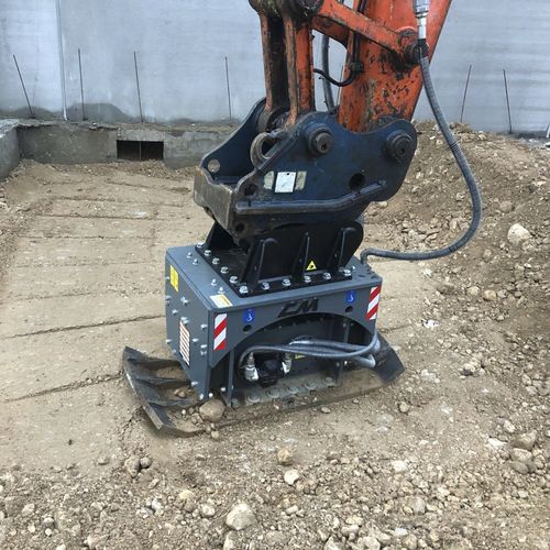 excavator vibratory plate - CM Srl