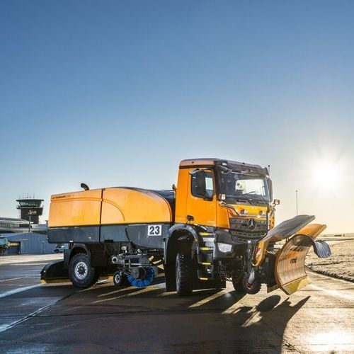 Wide snowplough - CJS - Aebi Schmidt Holding AG 