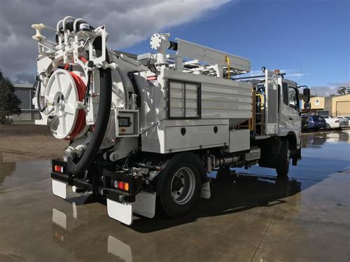 Truck-mounted outdoor cleaning machine - Spoutvac C70 - Bucher Municipal AG - combustion engine / street / waste