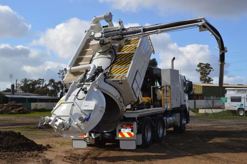 Truck-mounted outdoor cleaning machine - Spoutvac C110 - Bucher Municipal AG - combustion engine / outdoor / waste
