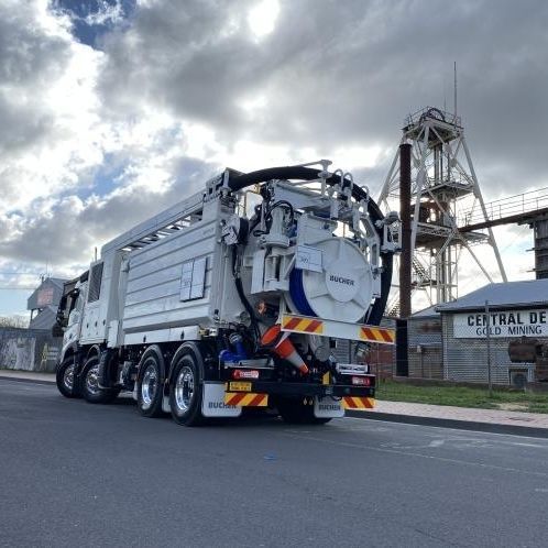 Truck-mounted outdoor cleaning machine - Spoutvac C140 - Bucher Municipal AG - combustion engine / outdoor / waste