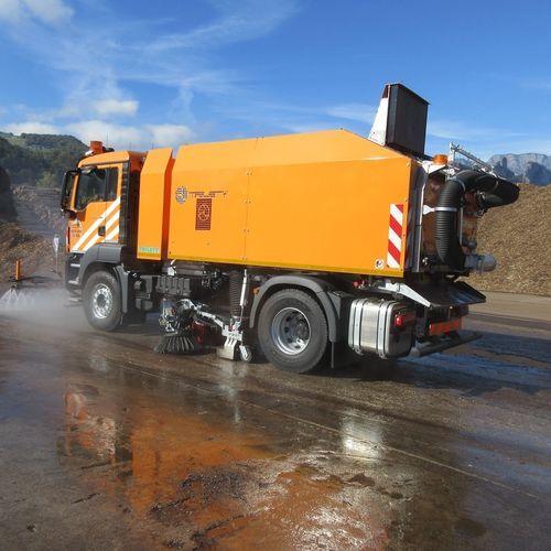 Truck-mounted sweeper - TK series - Gebrüder TRILETY GmbH  - hydraulic / for public space / dust
