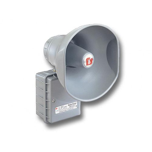 安装在墙上的喇叭