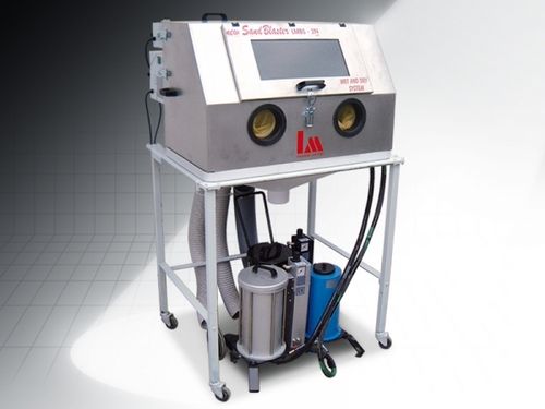 Pressure blast cabinet - 87 x 69 x 143 cm | LMBS-2N - LM srl - hand