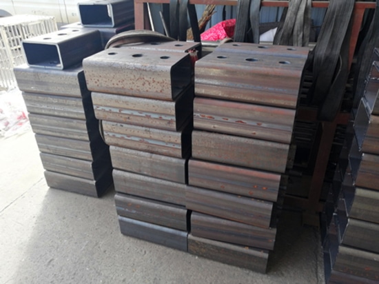 Tube laser cutting machine with heavy chuck for large tube cutting