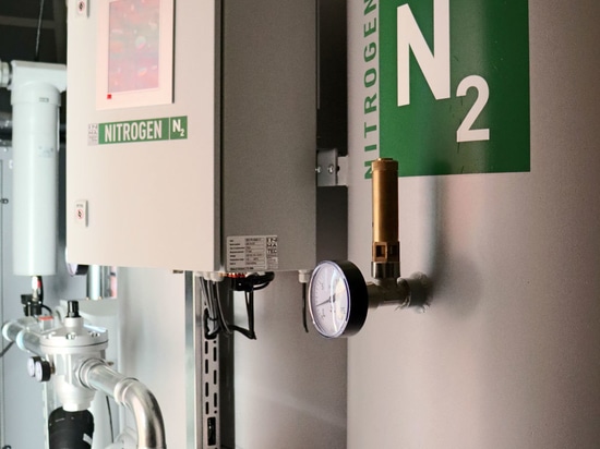 Nitrogen generator in the container