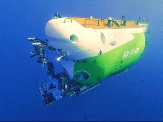 In November 2020, manned submersible “Fendouzhe” reached a depth of 10,909 meters in the Challenger Deep, an 11,000-metre chasm located at the bottom of the Mariana Trench in the western Pacific Oc...