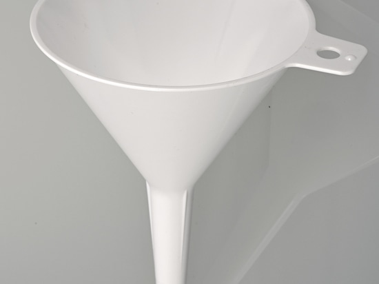 Disposable funnel for liquids