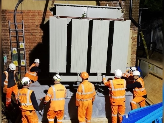 Delivery of several retention tanks for oil transformer in London for Networkrail