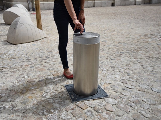 How to choose a retractable bollard?