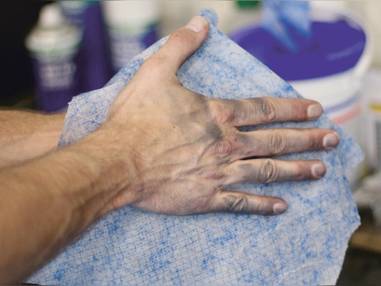 The ultra-strong cleaning wipes for hands, tools and machines