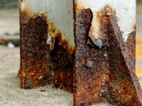 Galvanic corrosion is a major issue in the photovoltaic industry.
