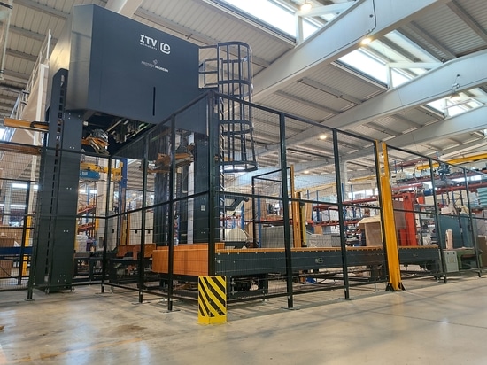 Innova’s Stretch Hood at ITV Ice Makers