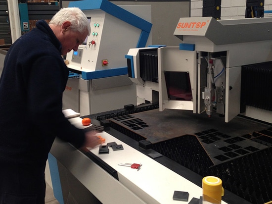 Suntop Single Table Fiber Laser Cutting Machine Was Installed in Argentina in The Year 2014