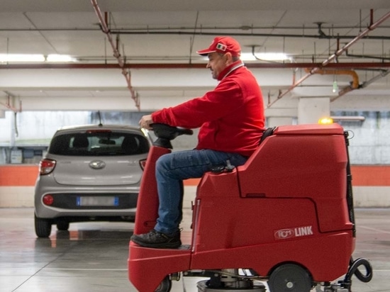 LINK by RCM: professional scrubbers-dryers that are convenient, compact and extremely versatile