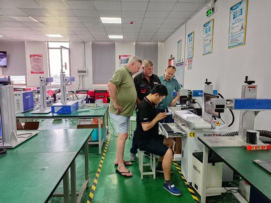 South African Customer Visits Suntop Laser's Factory And Receives High Praise for The Performance of The Laser Welding Machine