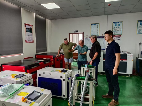 South African Customer Visits Suntop Laser's Factory And Receives High Praise for The Performance of The Laser Welding Machine