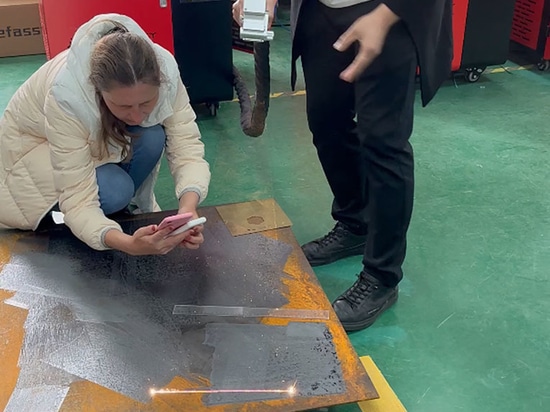 Georgian Customer Visits Suntop Factory And Purchases 2000W Laser Cleaner