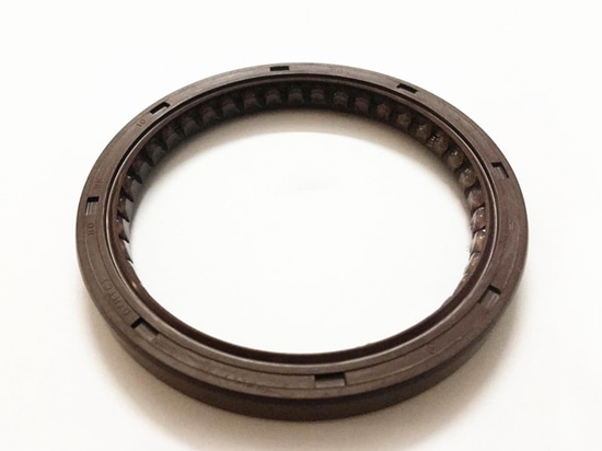 Working Principle of an Engine Oil Seal