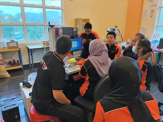 Suntop Delivers 3D UV Laser Marking Machine To Malaysia for Product Upgrade