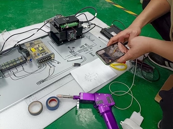 Suntop Laser Engineer Successfully Resolves Issues for Spanish Welding Machine Client Via Video Call