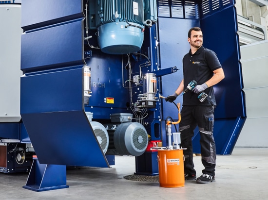 WOERNER Power Fill Pro in use on the Eirich mixer