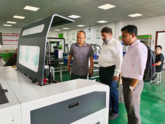 Suntop Welcomes Bangladeshi Customers, And The Laser Welding Machine On-site Inspection Is Successful!