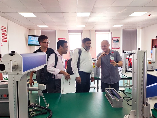 Suntop Welcomes Bangladeshi Customers, And The Laser Welding Machine On-site Inspection Is Successful!
