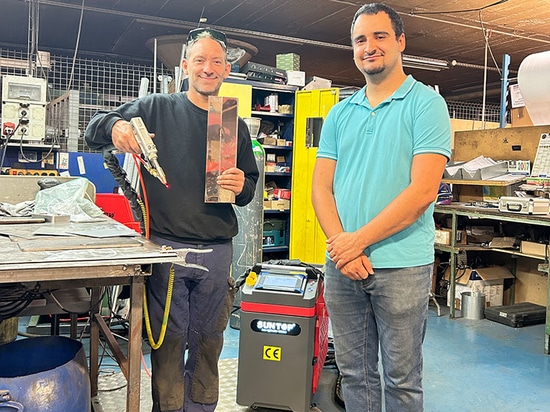 Suntop Engineers Successfully Train French Client on 1500W Laser Welder, Ensuring Satisfaction And Future Collaboration!