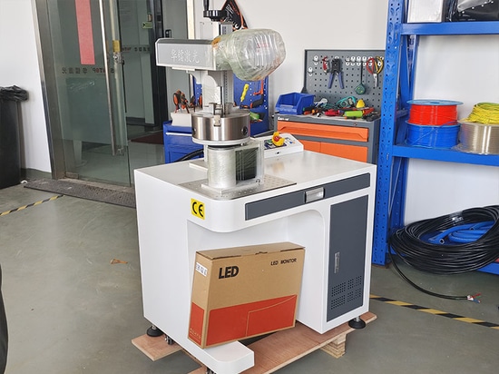 Suntop Cabinet Fiber Laser Marking Machine with D200 Rotary Axis Shipped To Shanghai