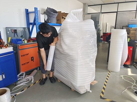 Suntop Cabinet Fiber Laser Marking Machine with D200 Rotary Axis Shipped To Shanghai