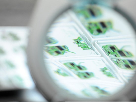 Speed and Precision in Micro-Hybrid’s SMD Assembly