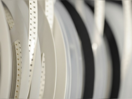 Speed and Precision in Micro-Hybrid’s SMD Assembly