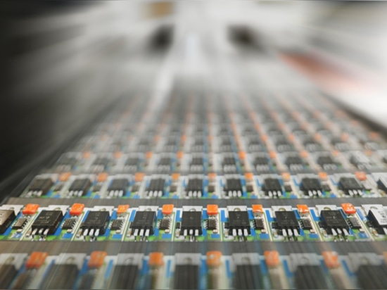 Speed and Precision in Micro-Hybrid’s SMD Assembly