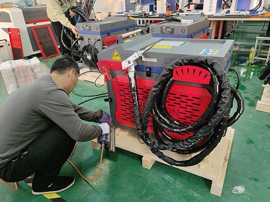 Four Custom 2000W Handheld Laser Welders Shipped to Spanish Client