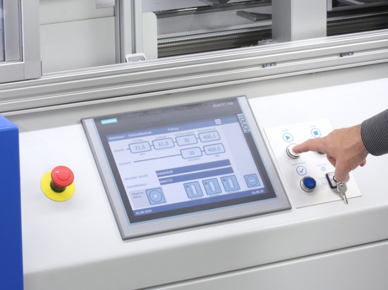 Intuitive touch panel operation