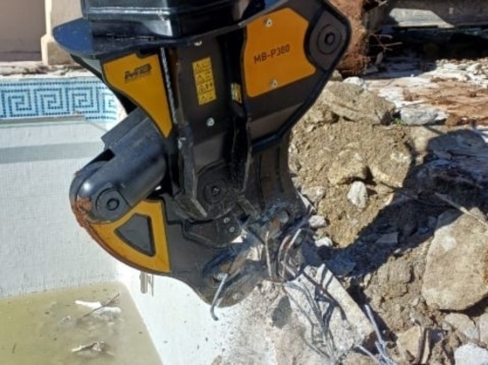 MB-P380 demolition pulverizer