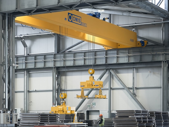 Omis Overhead cranes for industrial handling in the steel industry