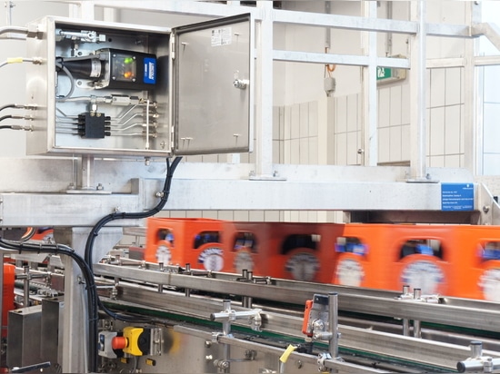 In the Erdinger Brewery_Filling line, with EDL1