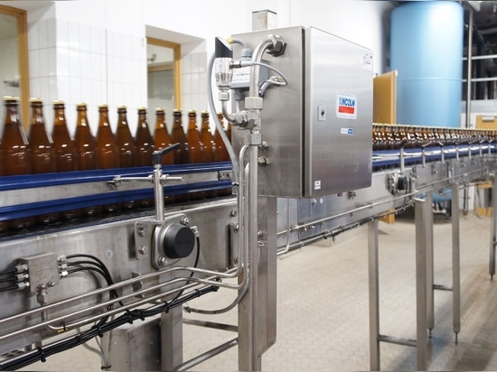 In the Erdinger Brewery_Filling line, with EDL1