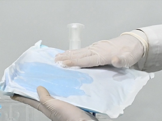 ASTM F2096 recommends the use of a blocking agent on Tyvek