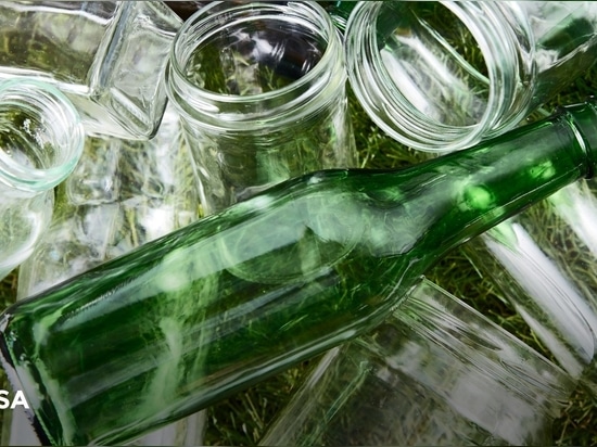 How recycling glassware benefits the environment