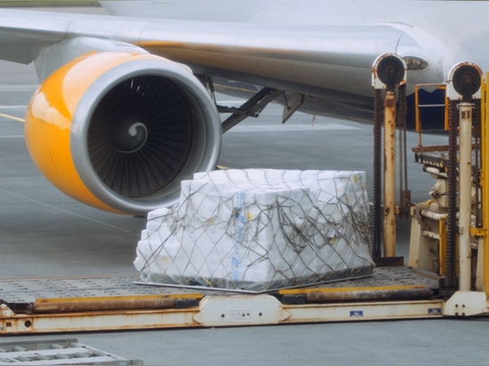 Altitude and Pressure Variations in Aircraft Transport