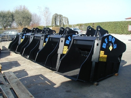 2003 - Crusher buckets