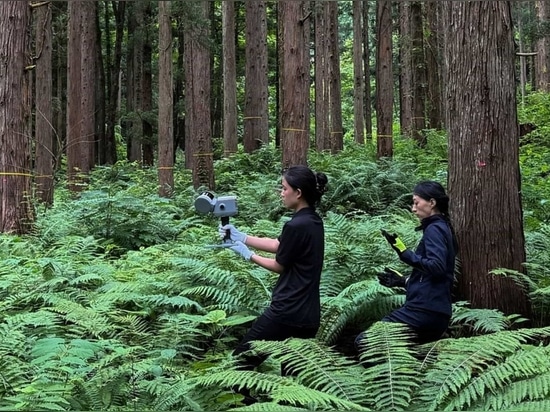 Beyond Coordinates: Sharing the ESG Footprints of ComNav Technology