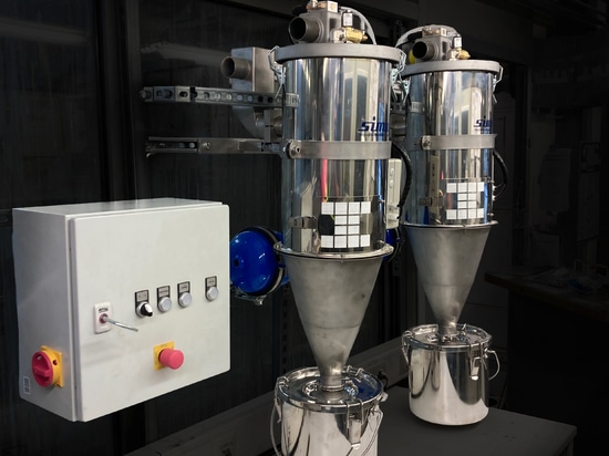 Sample transportation in industrial quality assurance using the example of granulation