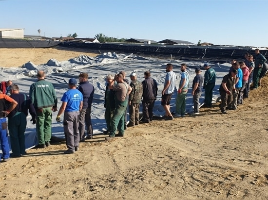 The dedicated team behind the successful 7,500 m³ Bagtank installation in Hungary.