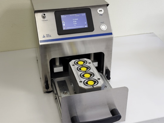 Non-destructive vacuum decay leak detection for small pharmaceutical containers
